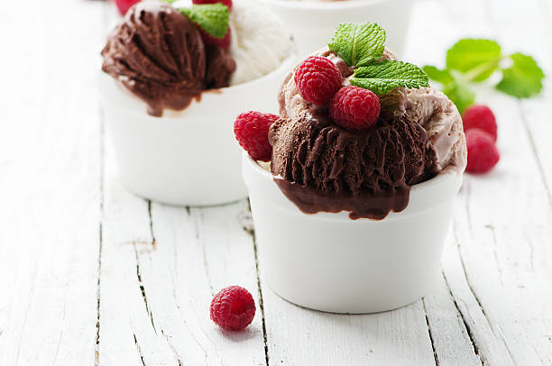 istock Ice cream with berry and mint 476678362