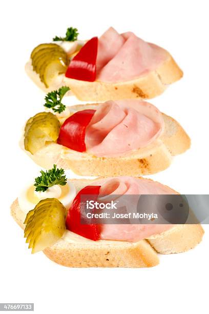 Photo libre de droit de Ouvert De Sandwichs Au Jambon Et Aux Œufs banque d'images et plus d'images libres de droit de Aliment - Aliment, Aliment en portion, Aliments et boissons