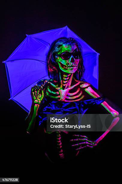 Skelett Bodyart Mit Blacklight Stockfoto und mehr Bilder von 2015 - 2015, Abgas, Blau