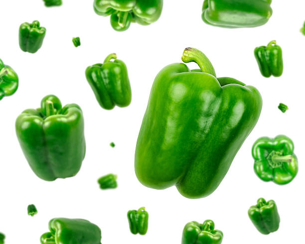 ピーマン、空から落ちています。 - green bell pepper bell pepper pepper vegetable ストックフォトと画像