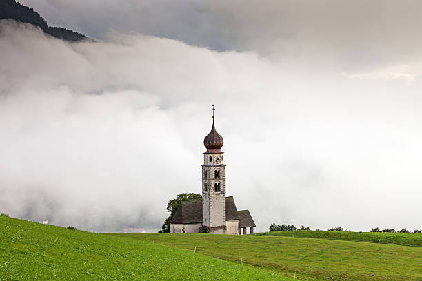 istock Little church in the Dolomites 476729051