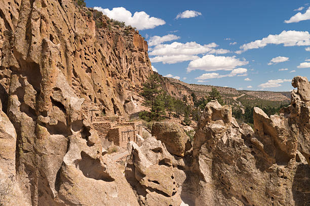 bandelier national monument - bandelier national monument stock-fotos und bilder