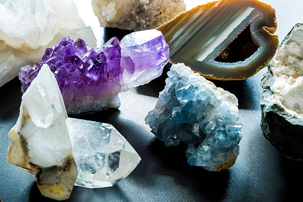 półszlachetnych - precious gem rough stone amethyst zdjęcia i obrazy z banku zdjęć