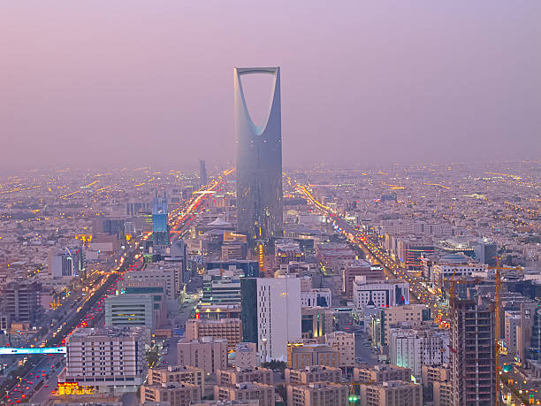 Kingdom tower Riyadh, Saudi Arabia. the Kingdom tower is visible in the cityscape.  riyadh stock pictures, royalty-free photos & images