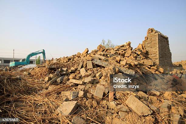 Materiais De Demolição - Fotografias de stock e mais imagens de Acidentes e Desastres - Acidentes e Desastres, Ao Ar Livre, Arruinado