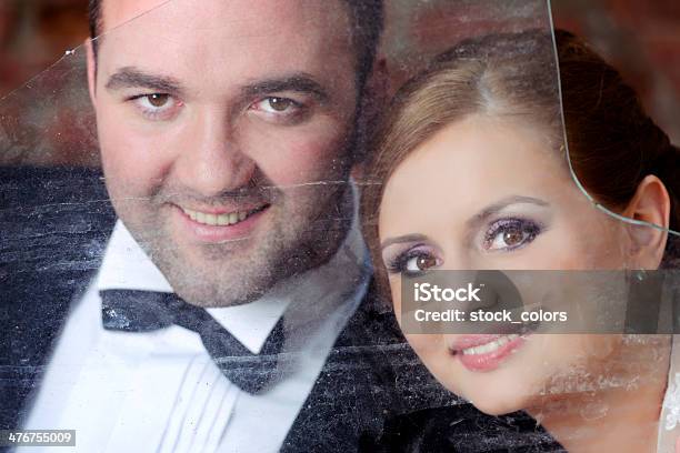 Foto de Feliz Casal e mais fotos de stock de 25-30 Anos - 25-30 Anos, Adulto, Alegria