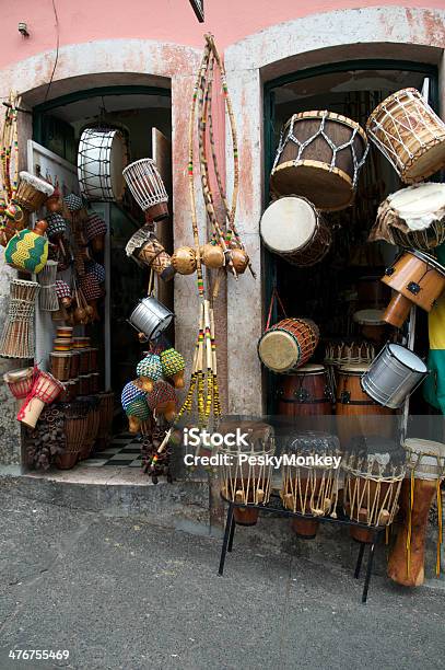 Brazylijski Bębny African Instrumentów Muzycznych Salvador Bahia Brazil - zdjęcia stockowe i więcej obrazów Instrument muzyczny