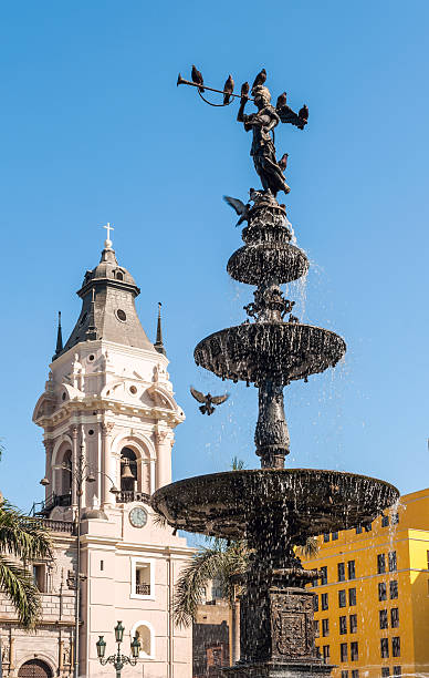 istock Bronze fountain and Cathedral, Plaza de Armas, Lima 476776954