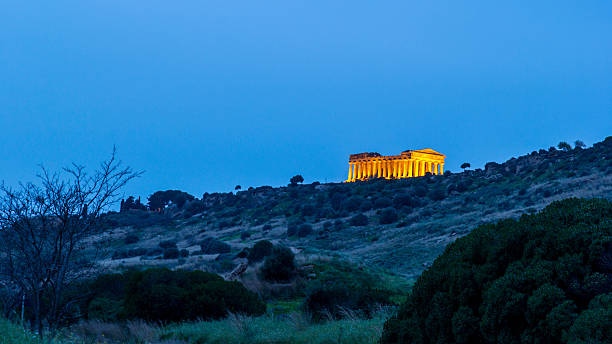 templo de concordia - column italy italian culture greece imagens e fotografias de stock