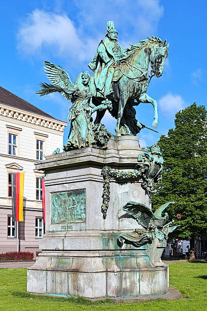 istock Kaiser Wilhelm Monument in Dusseldorf, Germany 476795586