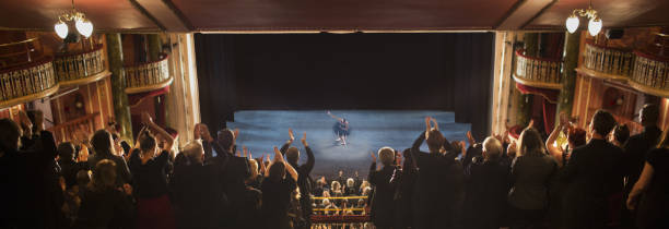 audience applauding in theater - theatrical performance ballet stage theater dancing imagens e fotografias de stock