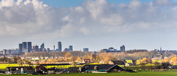 ハーグの街並み - netherlands windmill farm farmhouse ストックフォトと画像