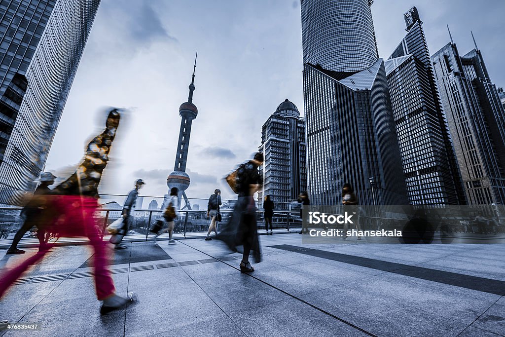 Movimiento los pasajeros en shanghai, china - Foto de stock de China libre de derechos