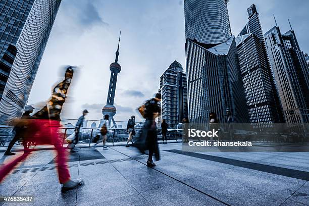 Movimiento Los Pasajeros En Shanghai China Foto de stock y más banco de imágenes de China - China, Shanghái, Negocio