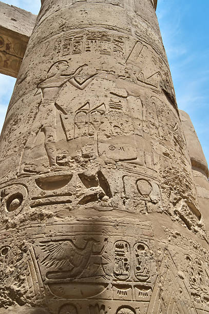 wielki hypostyle hall temple w karnaku.   luxor, egipt. - agatha christie zdjęcia i obrazy z banku zdjęć