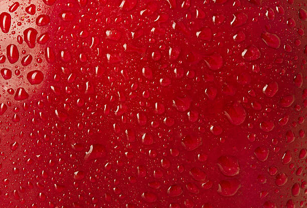 de gotas de água textura na apple, fundo - wet apple imagens e fotografias de stock