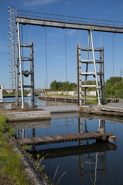 istock Canal du Centre - Houdeng-Goegnies 476876254