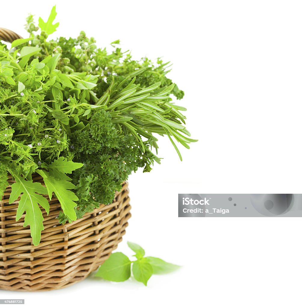 Colección de picantes con hierbas frescas en cesta/aislados - Foto de stock de Agricultura libre de derechos