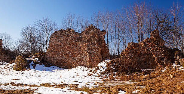 istock fortress ruins 476883812