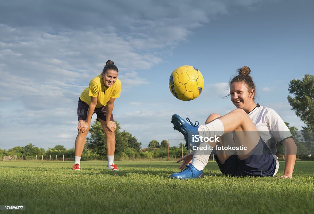 女性サッカー - 女子サッカーのロイヤリティフリーストックフォト