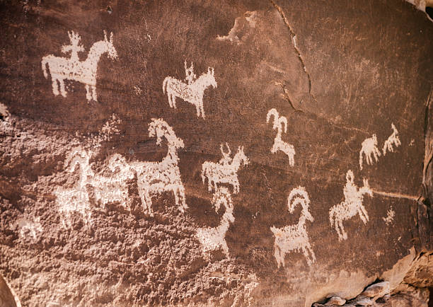 istock Indian Cave Painting Petroglyph 476899330