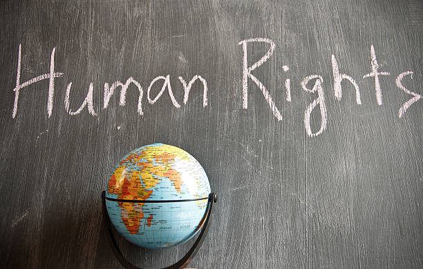 인권 테마 - photography chalk blackboard globe 뉴스 사진 이미지
