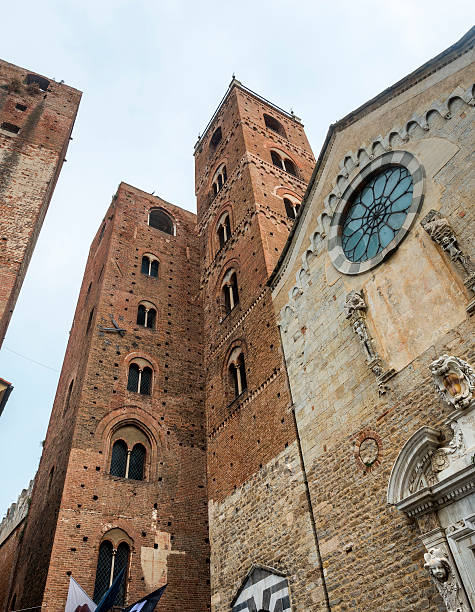 알바 - italy albenga liguria tower 뉴스 사진 이미지