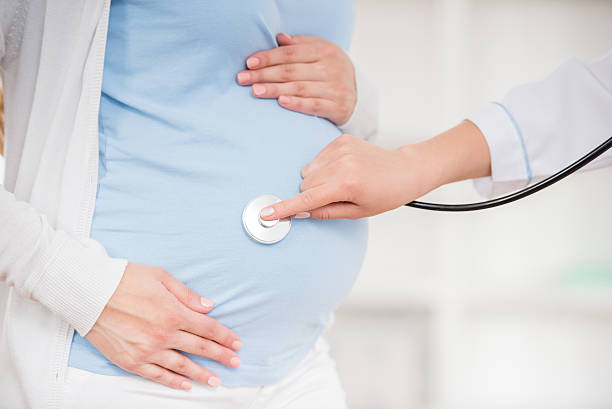 на беременность - obstetrician стоковые фото и изображения