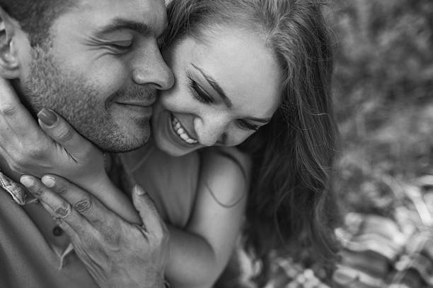 istock Couple on a picnik 476914870