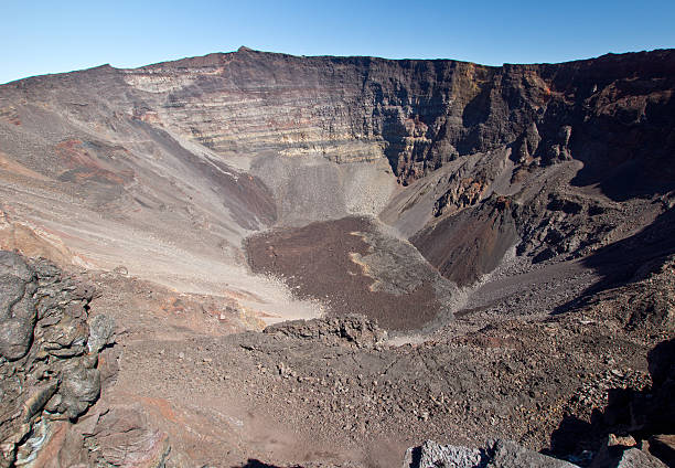 istock Volcano, Piton de la Fournaise 476917955