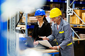 lager-arbeiter-und-iinspector-controller