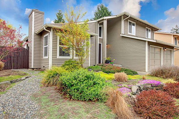 istock Beautiful curb appeal 476925075