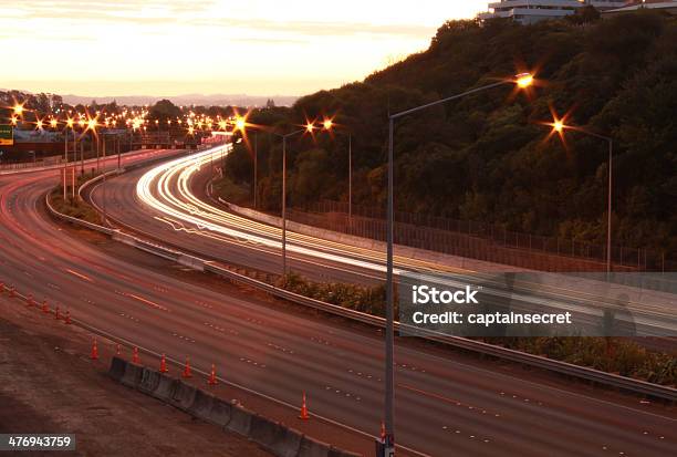 Foto de Estrada Ao Pôr Do Sol e mais fotos de stock de Nova Zelândia - Nova Zelândia, Construção de Estrada, Auckland