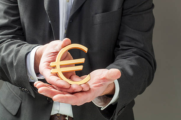 istock currency performance for economy specialist 476962716
