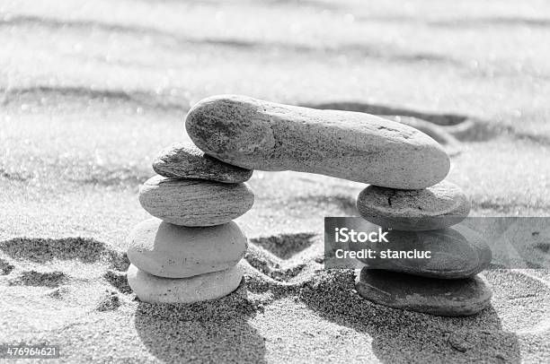 쌓다 Of Pebbles In Black And White 젠 컨셉입니다 개념에 대한 스톡 사진 및 기타 이미지 - 개념, 개념과 주제, 개체 그룹