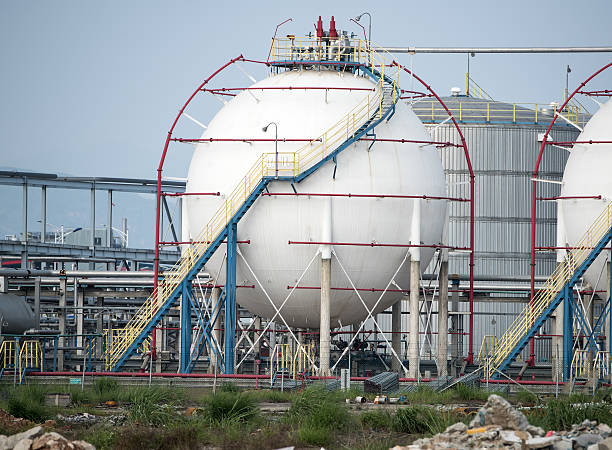 istock gas and oil processing factory 476972214