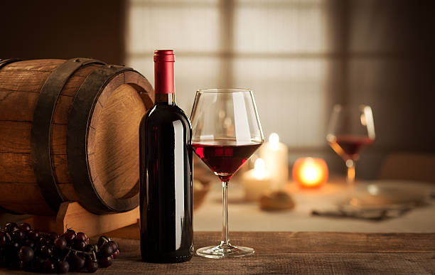 dégustation de vins au restaurant - bottle wine red blank photos et images de collection