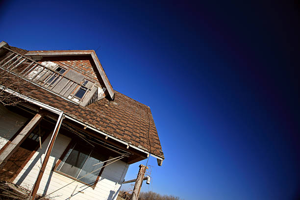 istock Old Abandoned Farm House Saskatchewan Canada 476994509
