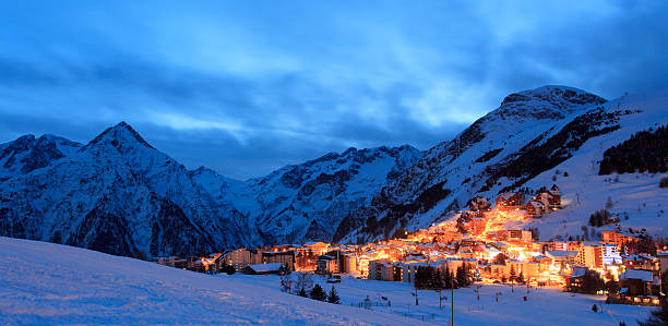 istock Les Deux Alpes ski resort 476997279