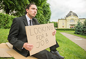 arbeitslosen-mann.jpg?b=1&s=170x170&k=20&c=QcshomkNIswOK43g-h1skg3JdAROMYVrs0p2KPIYWqI=