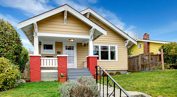 istock American classic house esterior 477023447