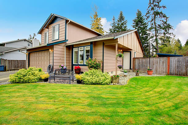 istock Beige siding house. Curb appeal 477025713