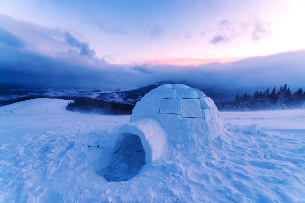 igloo igloo in the high mountain igloo stock pictures, royalty-free photos & images