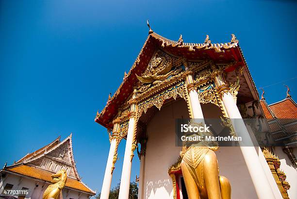 O Frontão Triangular De Templo Tailândia - Fotografias de stock e mais imagens de Ao Ar Livre - Ao Ar Livre, Arcaico, Arquitetura