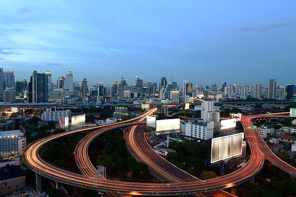 istock Traffic on the elevated highway in Bangkok 477038180