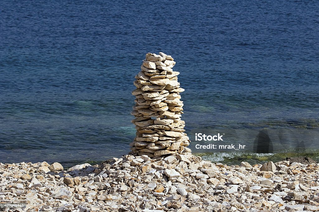 Pila di pietre in saldo - Foto stock royalty-free di Acqua