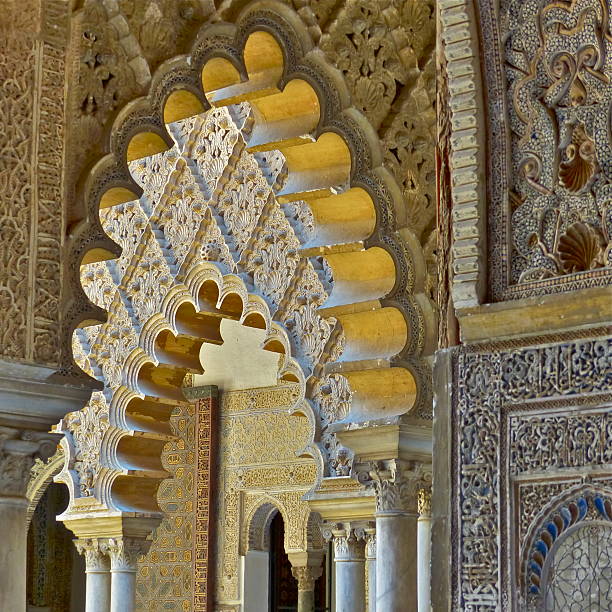 détail architectural real alcazar - seville sevilla alcazar spanish culture photos et images de collection