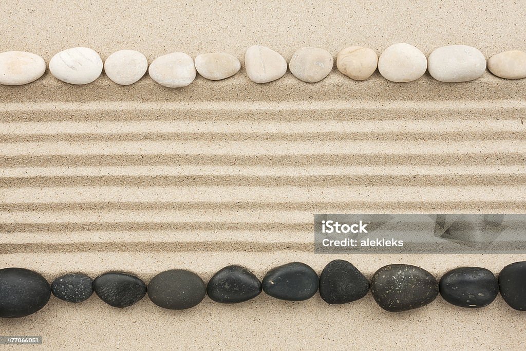 Preto e branco e pedras em areia - Foto de stock de Abstrato royalty-free