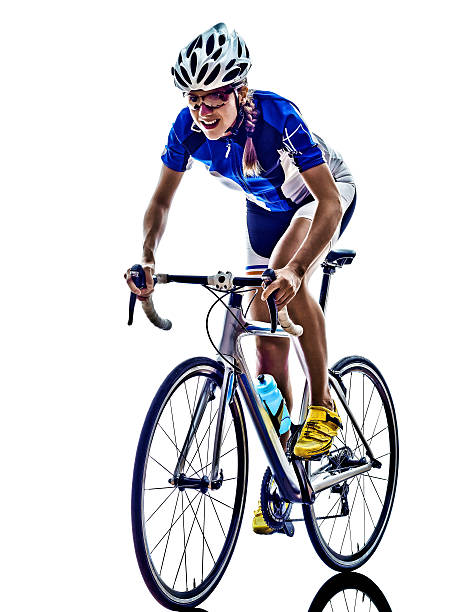 mulher de triatlo ironman atleta ciclista de bicicleta - triathlon ironman triathalon ironman people - fotografias e filmes do acervo