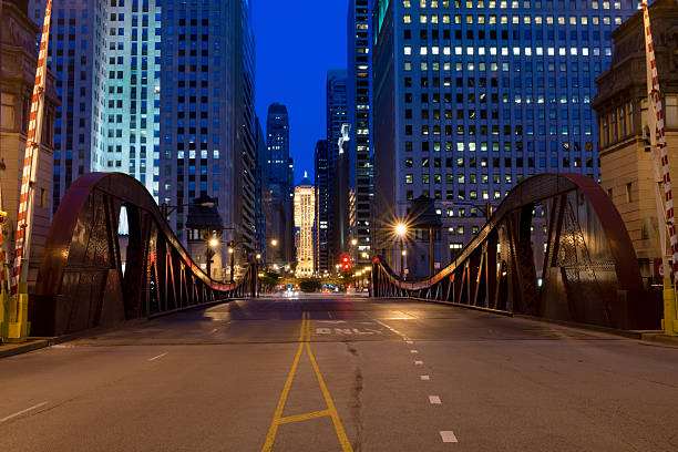 istock Lasalle Street Bridge 477080764